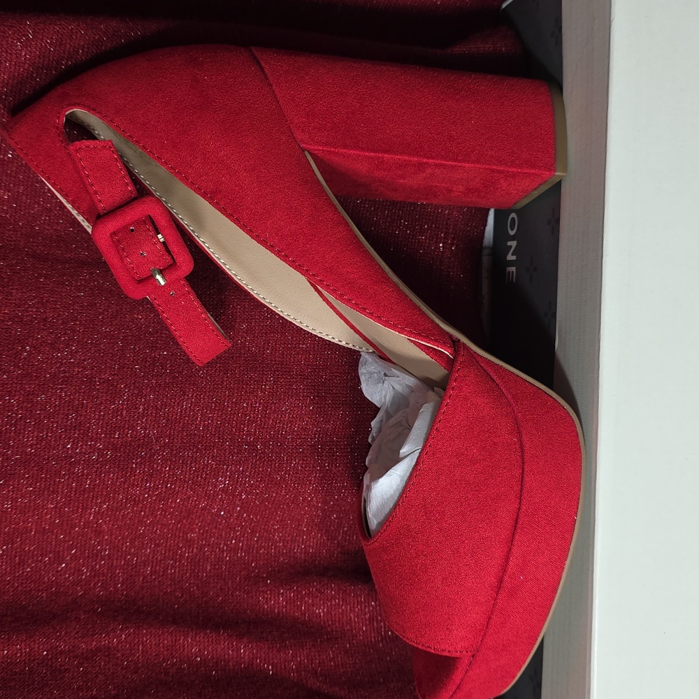Sun + Stone Bold Red Block Heels Sz 8M